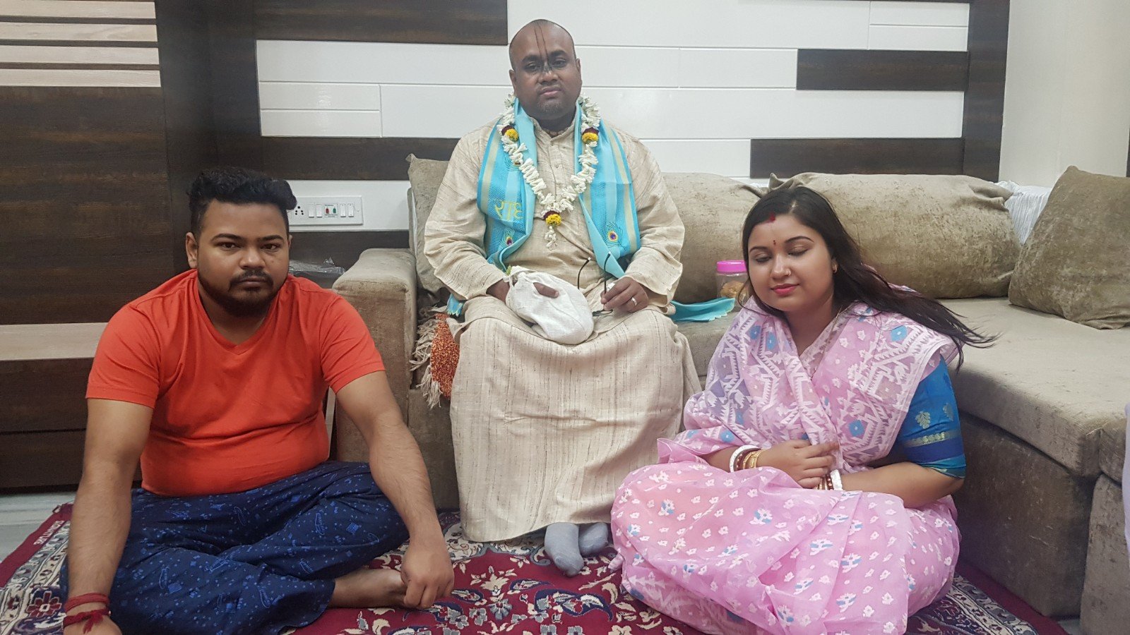  Visiting devotees. Asansol. 2019.11.23